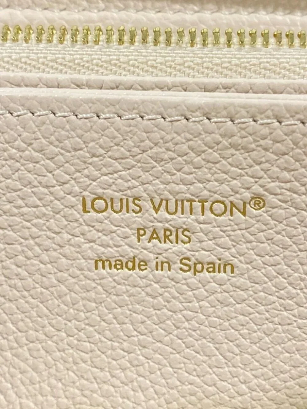 LOUIS VUITTON Zippy Wallet Quartz Couture RFID : confirmed Long Wallet